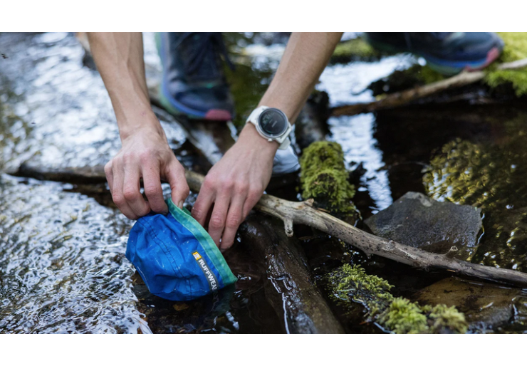 Gamelle Ruffwear Trail Runner Blue pool